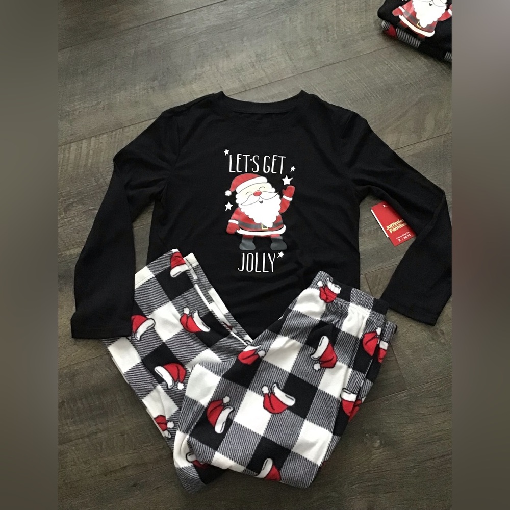 Jammies for Families 2- piece sleep set . Boys size 6. NWT